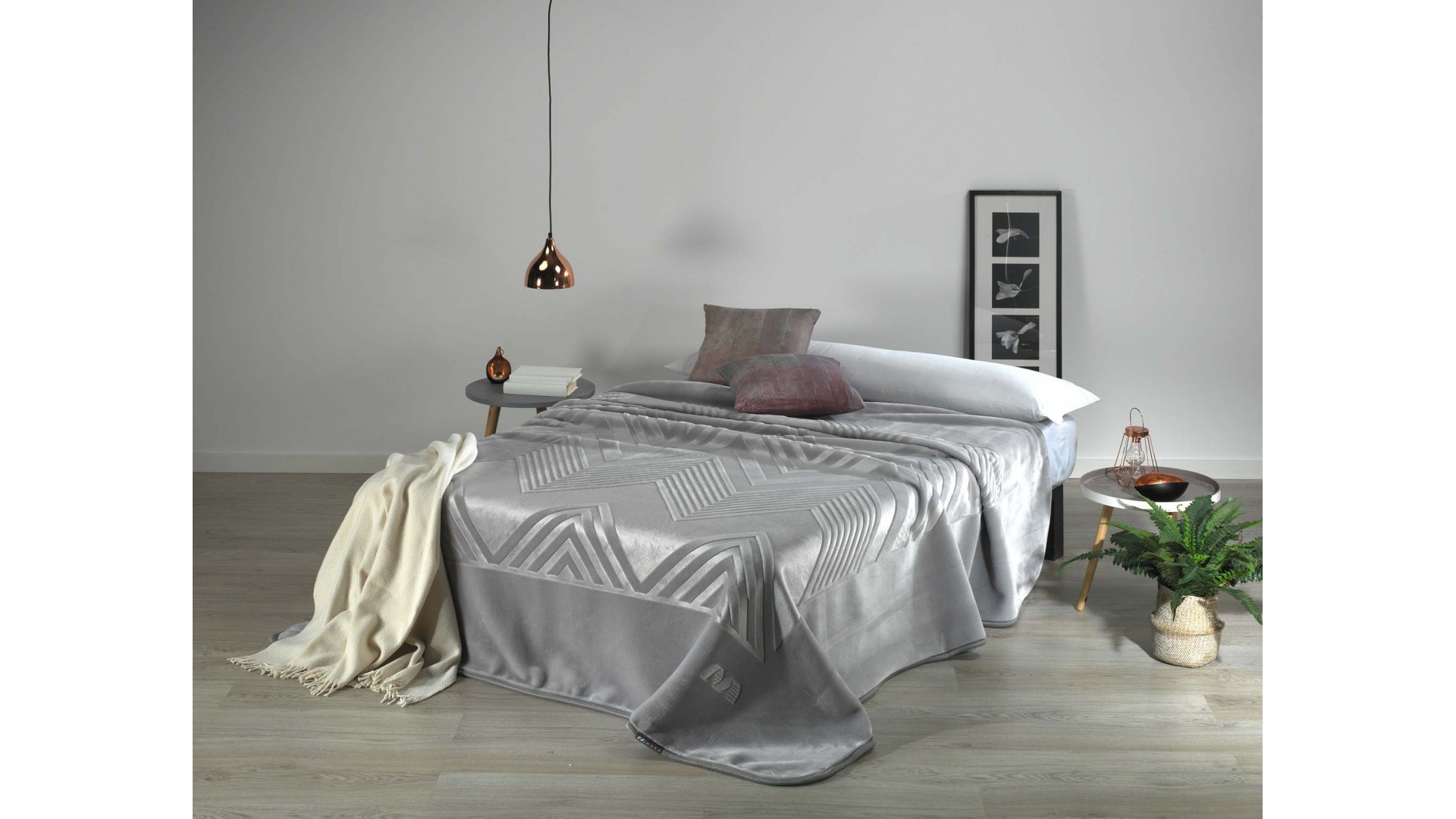 Manta con diseño en relieve SERENA J29 - 260x240cm - GRIS